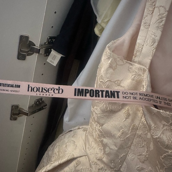 HOUSE OF CB - PALOMA
NWT AND PROTECT TAG- Ivory Metallic Jacquard Midi Dress - Picture 8 of 9